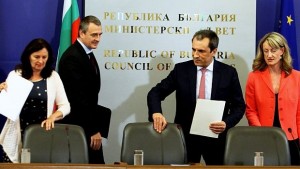 Орешарски не е мислил за оставка през едногодишния си мандат