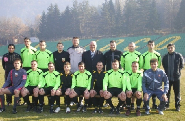 Любомир Терзийски е най- строгият футболен съдия в групите Осогово и Рила