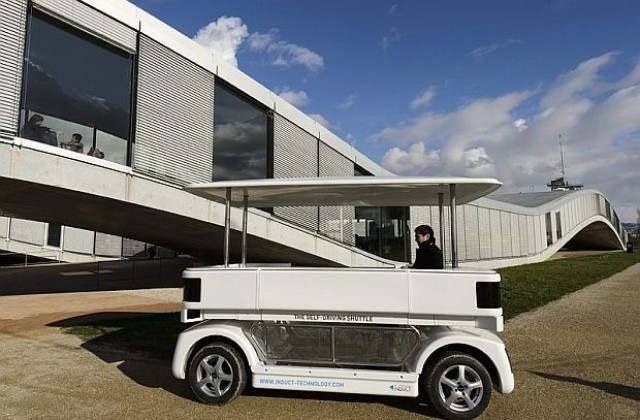 Коли без шофьори тръгват по британските пътища догодина