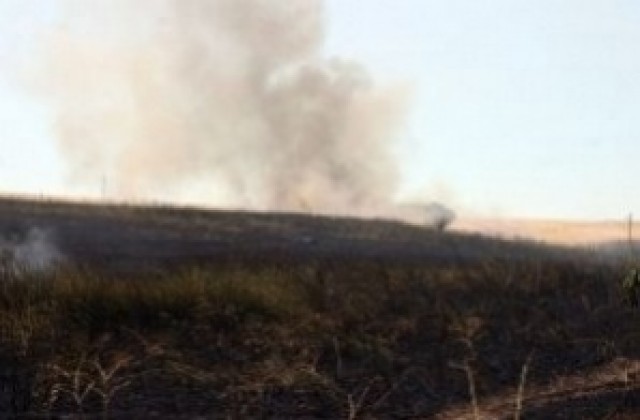 50 дка пшеница изгоряха в село Нова Надежда, в Орешник - комбайн