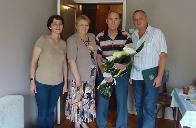 Връчиха званието „почетен гражданин на Враца” на бившия футболист Илия Каменов