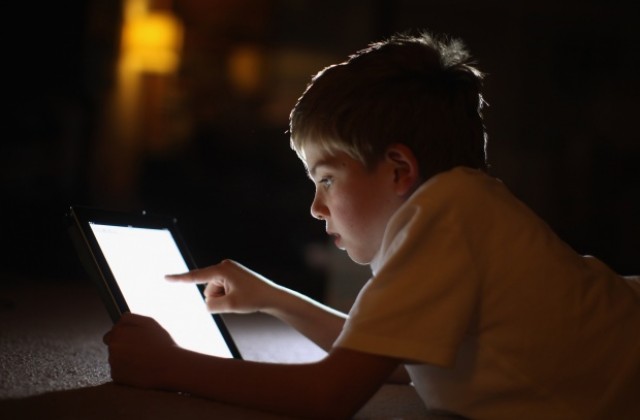 Децата вече се научават да казват „таблет” преди „мама”