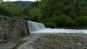 Укрепват речните баражи на Бистрица