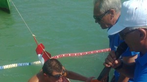 Теодоси Чернев Водех през цялото време на маратона