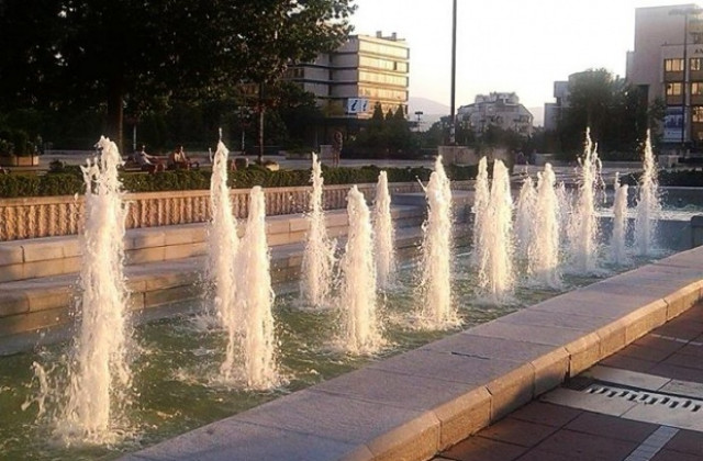 Слънчево и топло