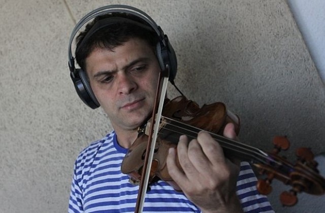 Васко Василев и Албена Денкова ще гостуват във Велико Търново