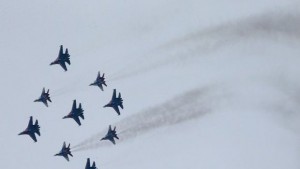 Русия започна военни учения с над 100 самолета близо до