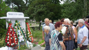 Паметник на загиналите във войните откриха в Росица