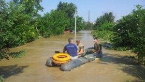 Военни от Карлово помагат на бедстващите в Мизия