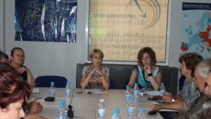 Таня Христова Да облечеш старите дънки и да вземеш лопатата