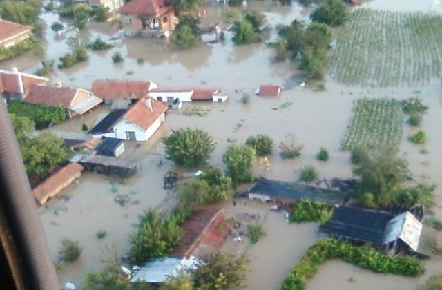 Повече от 80 постройки са разрушени от наводнението в Мизия