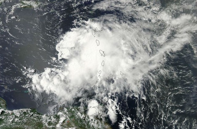 Тропическата буря Берта се превърна в ураган