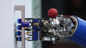 Робот стопаджия ще прекоси Канада това лято