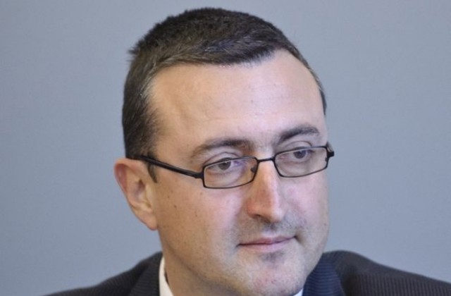 Шефът на ДФ Земеделие: Фондът е създаден да подпомага, а не да пречи на фермерите