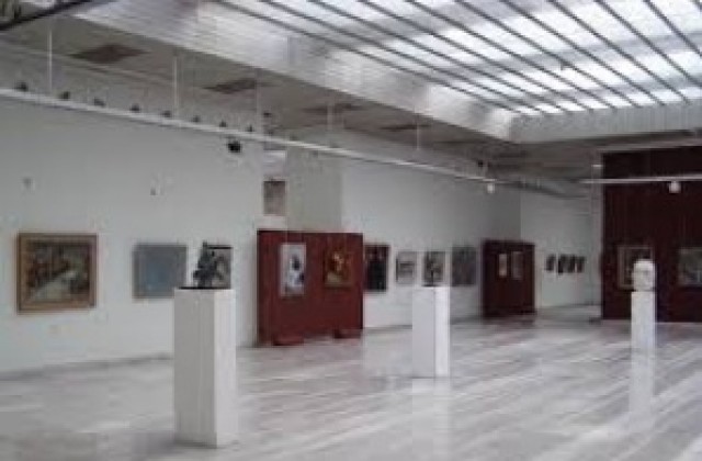 Десислав Михайлов-Замората открива изложба в Художествената галерия