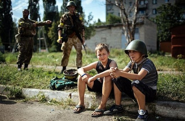 Кризата в Източна Украйна е прогонила 730 000 души към Русия