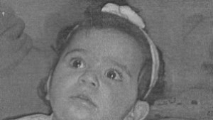 Столичната полиция издирва момиченце на година и половина