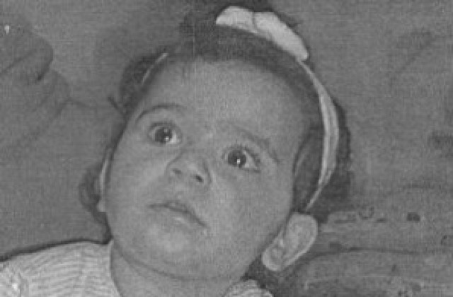 Столичната полиция издирва момиченце на година и половина