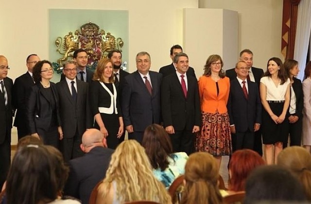 Новите министри се събират на първо заседание