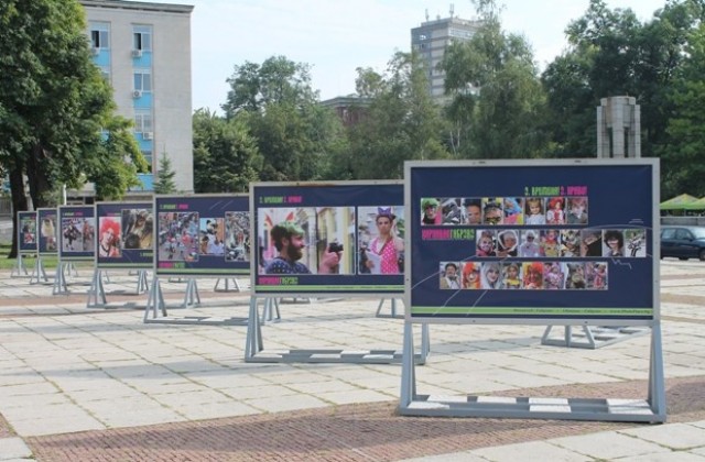 Лицата на габровския Карнавал запечатани в изложба