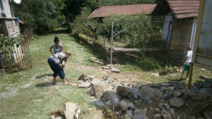 Непознати обикаляли село Враниловци да търсят изхвърлени при потопа вещи
