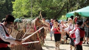 Васил Михайлов и Валя Балканска гости на фолклорния събор Богородична