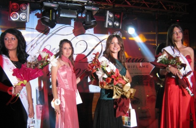 16- годишната Цветелина Накова спечели конкурса „Мис Дупница“ Лято 2014