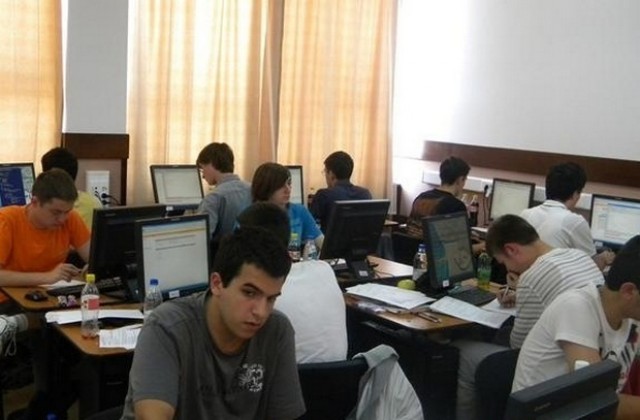 Русенски ученици на Лятната изследователска школа по математика