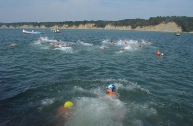 12-годишeн варненец спечели плувния маратон в Бяла