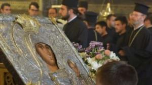 Чудотворната икона на Света Богородица гостува в Калофер
