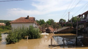 ВиКВраца изпрати 50 човека и каналопочистваша техника в Мизия