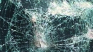 Строшиха стъклата на автомобил в Дряново