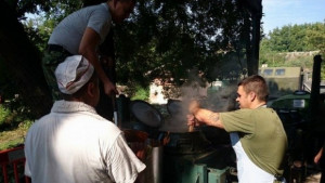 Военни осигуряват топла храна и вода в Мизия