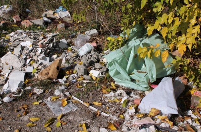 Над 86 тона отпадъци са извозени от три незаконни сметища
