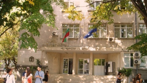 МУВарна 1 сред медицинските университети в страната