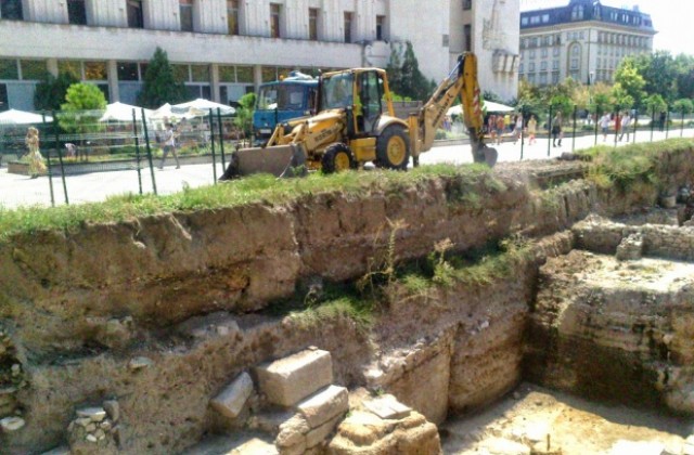 Откриха древни статуи в центъра на Пловдив