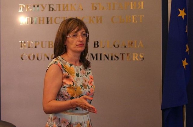 Захариева: Назначени сме за министри, защото сме специалисти