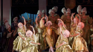 Оперен подарък за празника на Варна