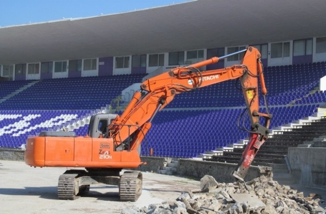 Стартира ремонтът на стадион Ивайло, новата писта готова до края на ноември
