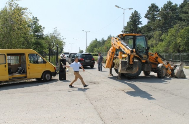 В Омуртаг ремонтират натоварено кръстовище