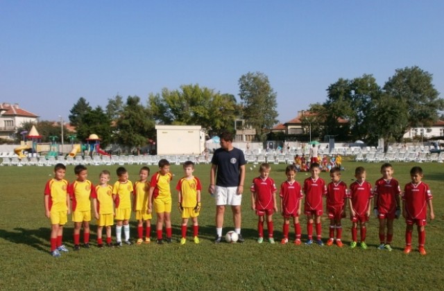 Футбол и басейн за децата на Велбъжд и Марек 2007