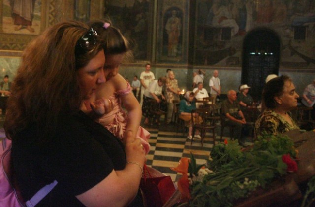 Църквата отбелязва Успение на Пресвета Богородица