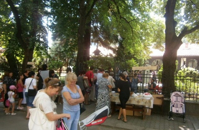 Имена за здраве в кюстендилския храм Успение Богородично