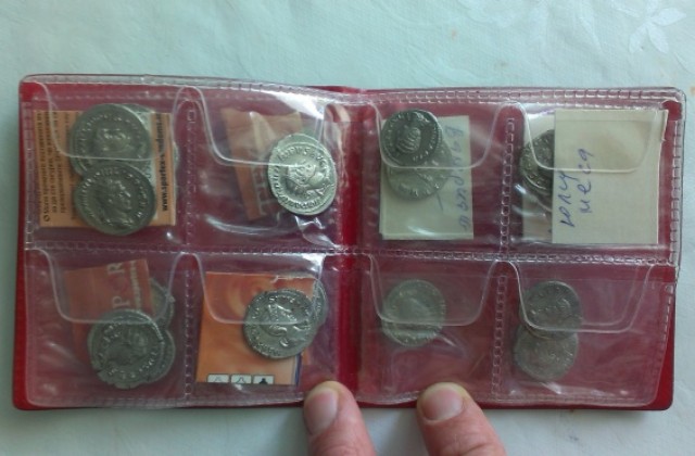 ДАНС със спецакция срещу незаконен трафик на антики и оръжия, обискираха адреси и във Варна(СНИМКИ)