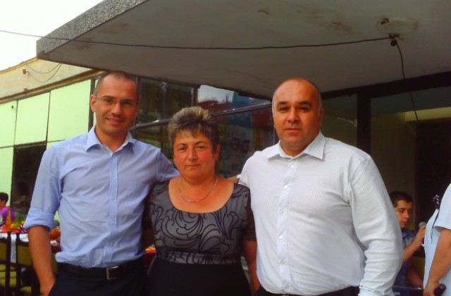ВМРО и евродепутатът Ангел Джамбазки поканиха ансамбъл Гоце Делчев за събора в Коняво