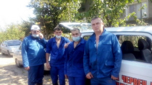 Служители от Община Червен бряг помагат на пострадалите в Мизия