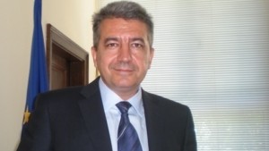 Държавата съществува като едноличен търговец на ръба на оцеляването