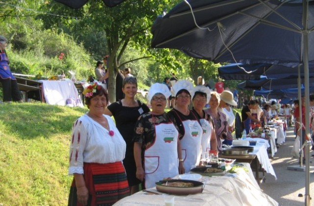 Наши кулинари на конкурс за баници в Сърбия