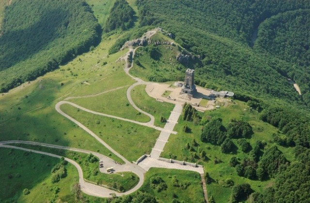 Правителството осигурява охраната на националния музей Шипка - Бузлуджа