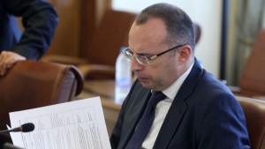 Дефицитът в бюджета може да стигне 3 предупреди Порожанов